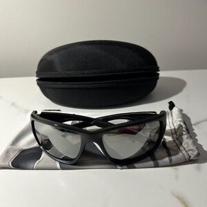 Oakley Canteen Polarized Sunglasses with Accessories